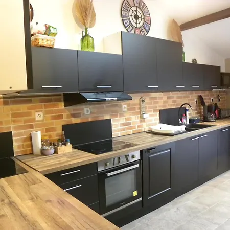 Les Figuiers Proche Puy Du Fou. *